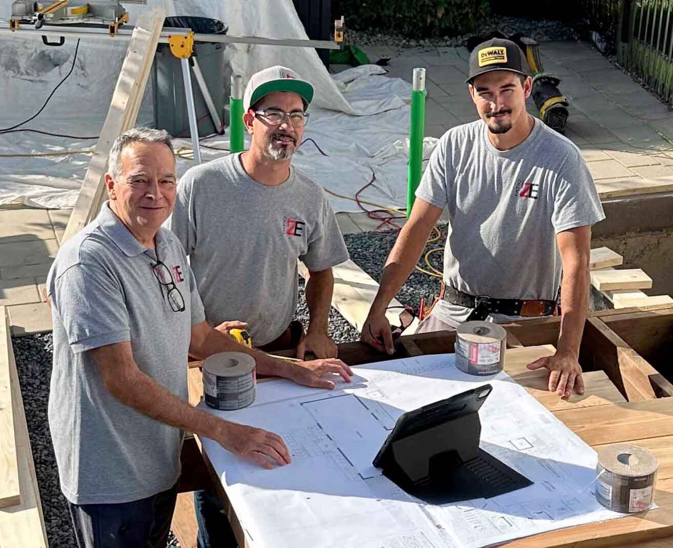 L'équipe Zone-Experts sur un chantier